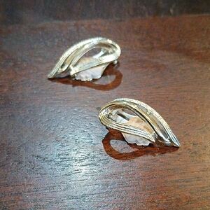 Sarah Coventry Vintage Silver Wave Earrings